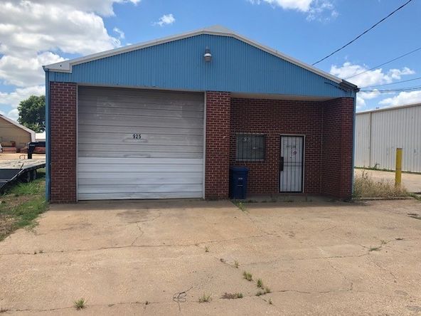 925 Grimmett Dr, Shreveport, LA 71107